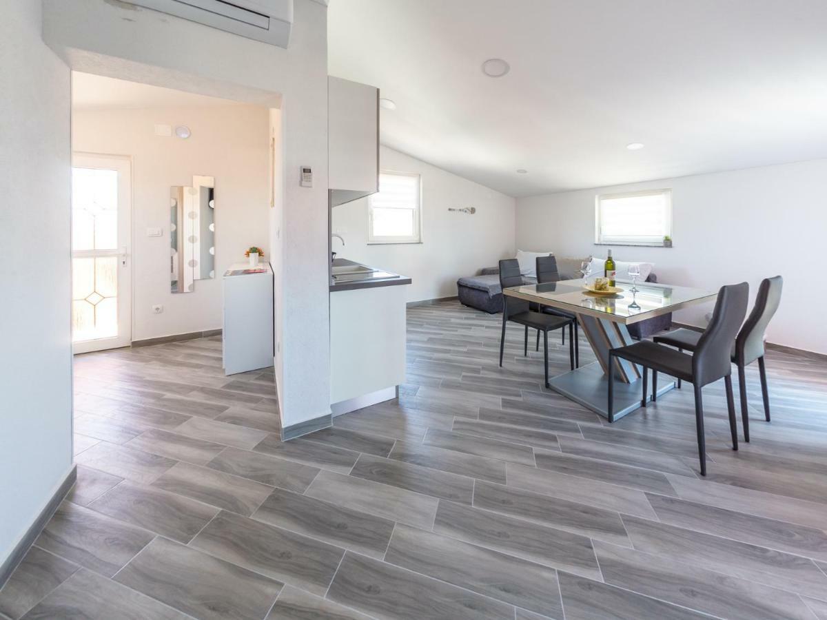 ויר Apartment ˝Soleil˝ מראה חיצוני תמונה