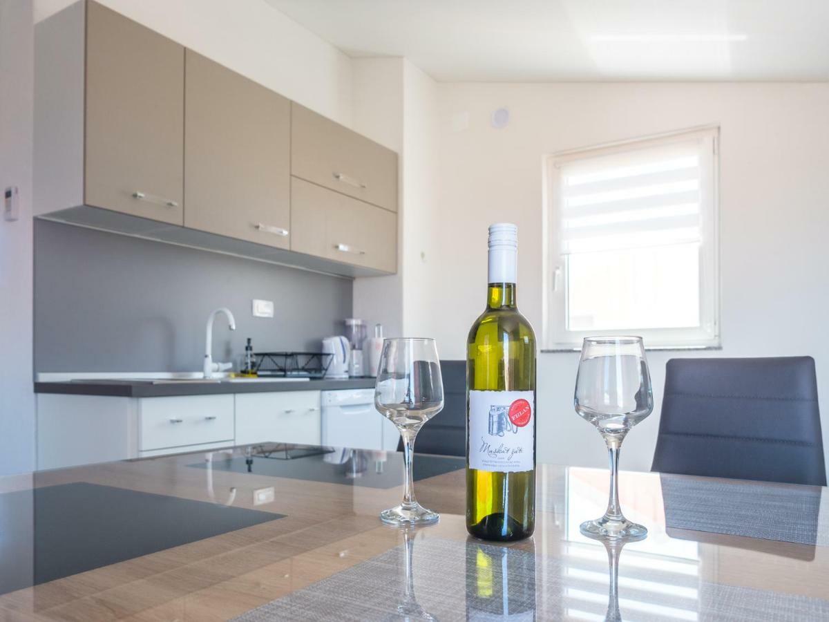 ויר Apartment ˝Soleil˝ מראה חיצוני תמונה