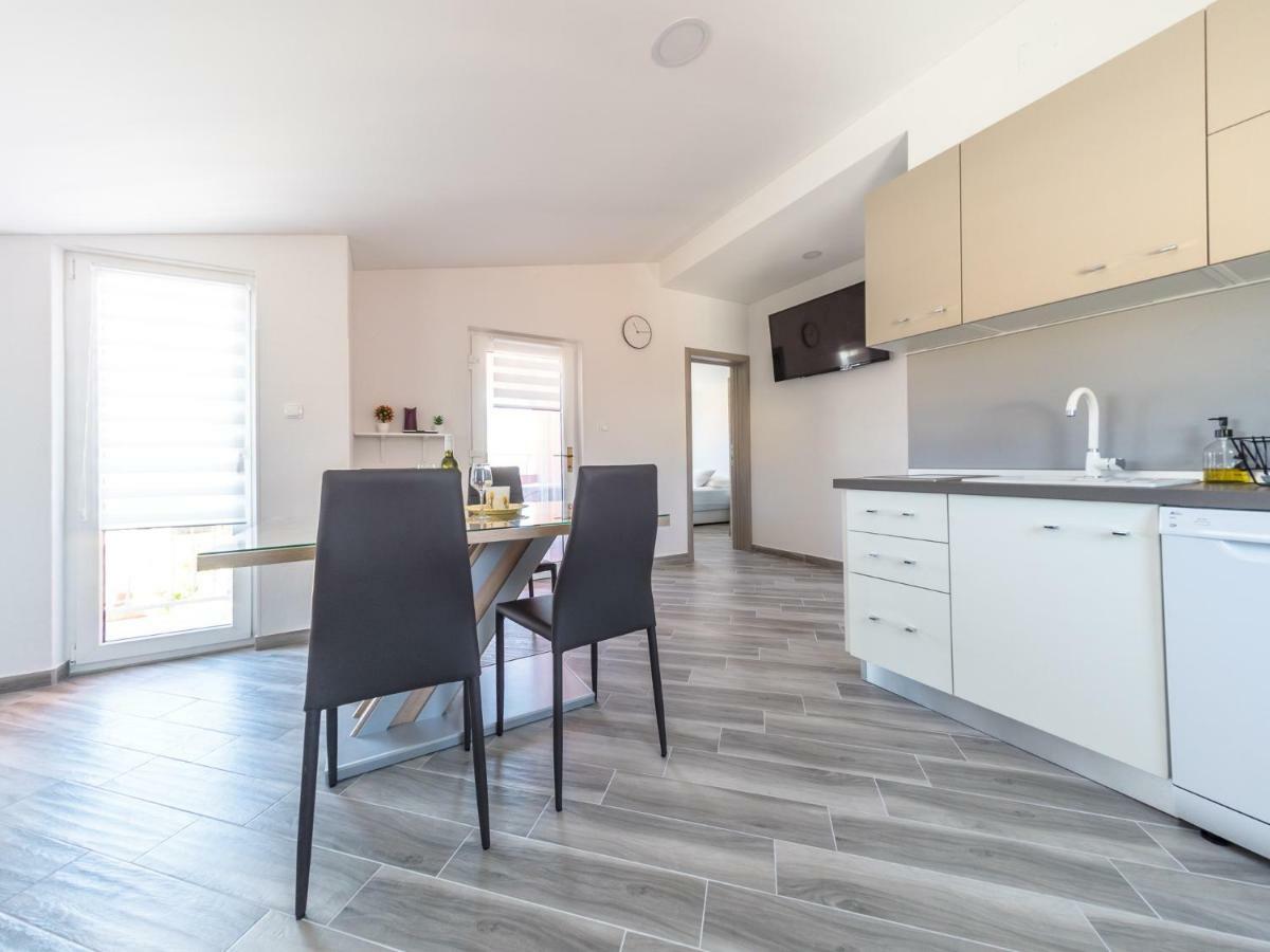 ויר Apartment ˝Soleil˝ מראה חיצוני תמונה